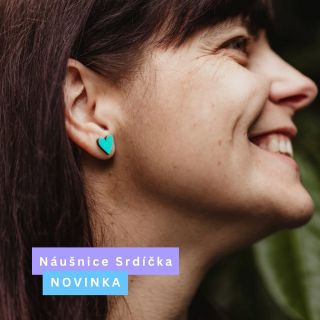 Novinka ✨ Naše Srdíčka – jemné náušnice z bukového dřeva, ručně vyráběné s láskou tady v Česku. Už jste viděli všechny...