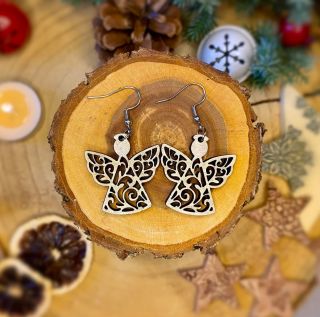 🎄 Dnes je 1. prosince a s ním přichází i naše letošní vánoční novinka 🎄 Představujeme vám náušnice Vánoční andílky s velmi...